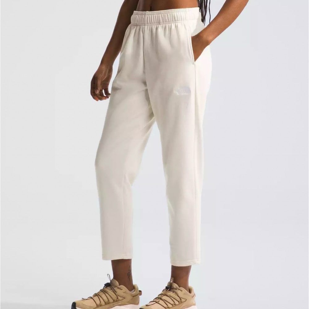 The North Face Evolution Cocoon Sweatpants In Whi… - image 1